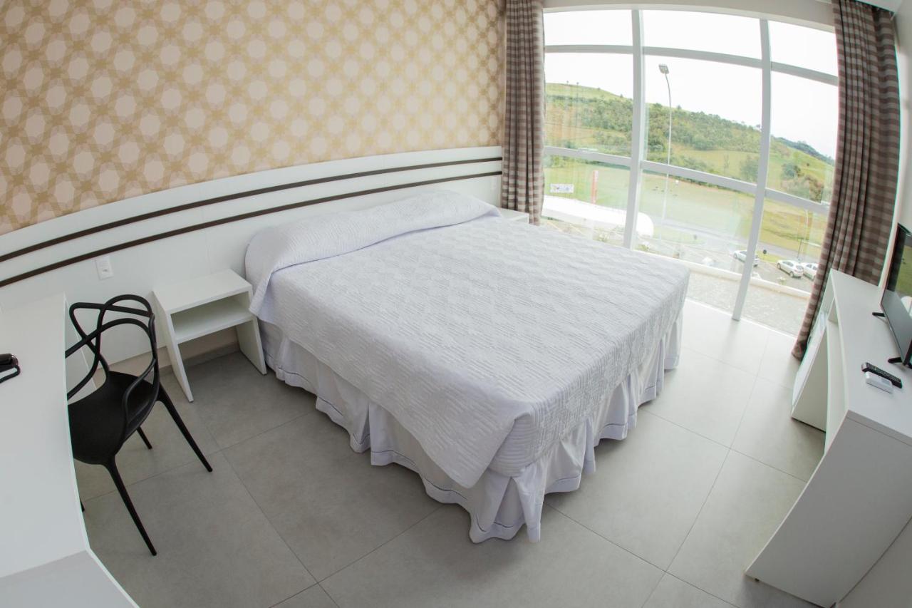 Hotel Hpr Vitorino Bagian luar foto